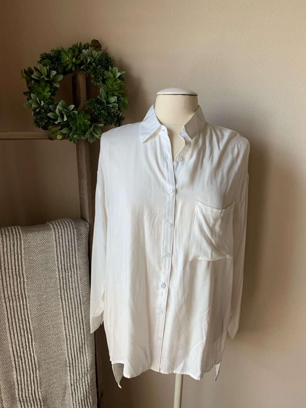 Sadie & Sage oversized white high low shirt